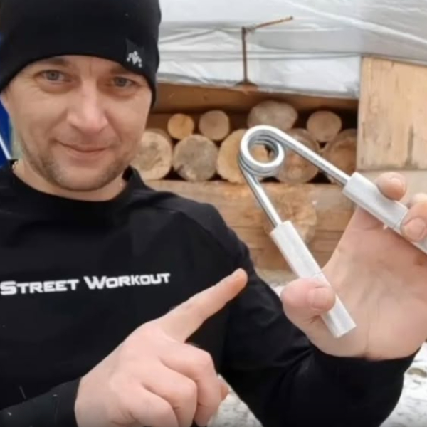 Метатель кидает эспандер Kuchumov AG